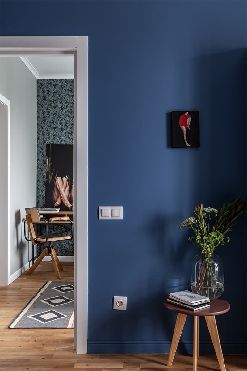 Эклектичный интерьер квартиры, вдохновленный Музеем Фриды Кало — проект Дэйси Аушевой