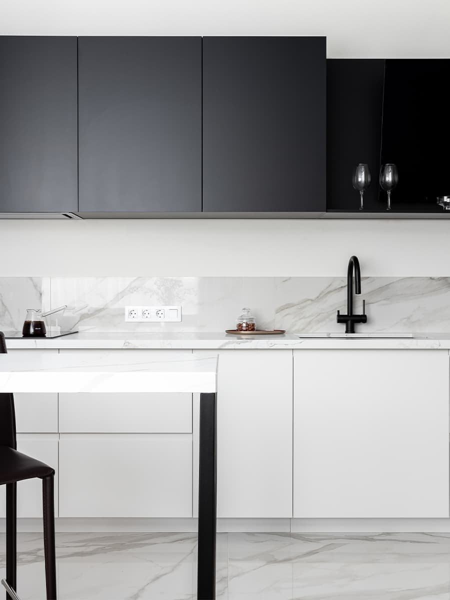 Интерьер семейной квартиры со сказочной детской спальней — проект Дарьи Исаевой