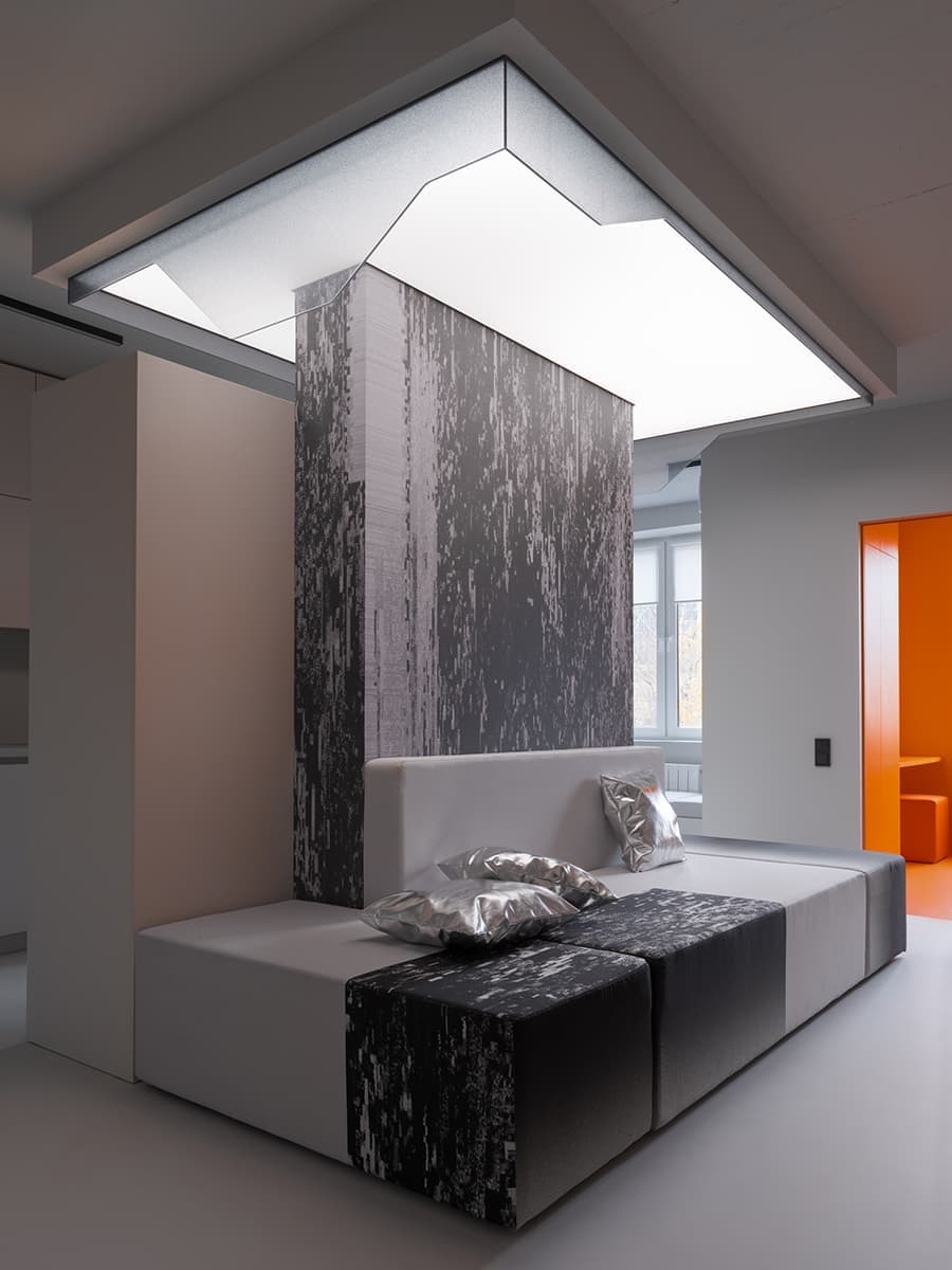 Футуристичный интерьер с глитч-эффектом, яркими спальнями и элементами авангарда— проект UR Bureau