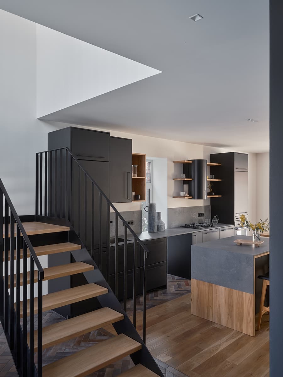 Расслабленный интерьер трехэтажного коттеджа в Подмосковье — проект Дарьи Калюжа