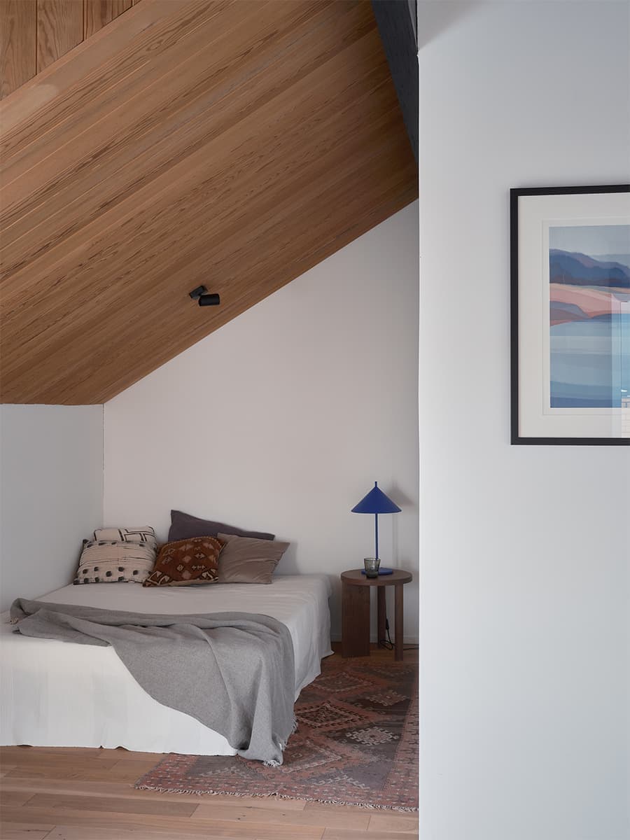 Расслабленный интерьер трехэтажного коттеджа в Подмосковье — проект Дарьи Калюжа