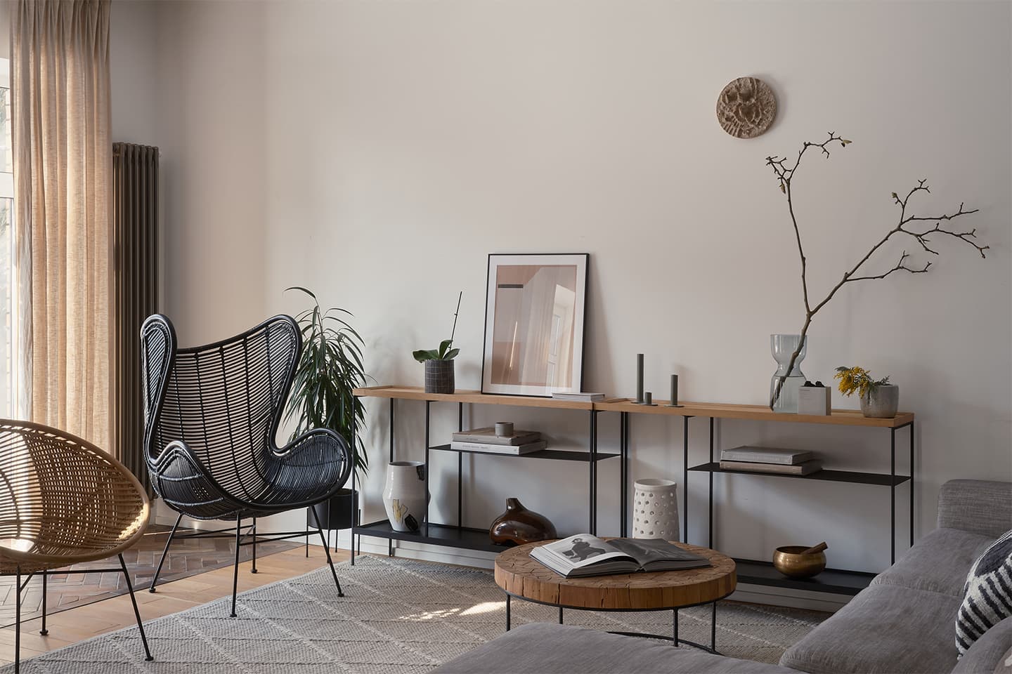 Расслабленный интерьер трехэтажного коттеджа в Подмосковье — проект Дарьи Калюжа