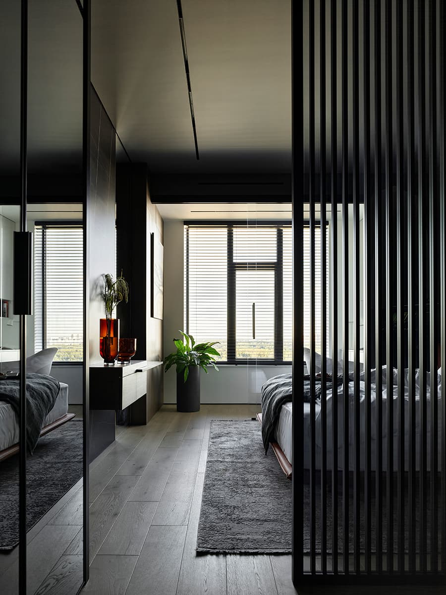 Интерьер семейной квартиры с динамичным оформлением кухни-гостиной — проект дизайн-студии Geometrium