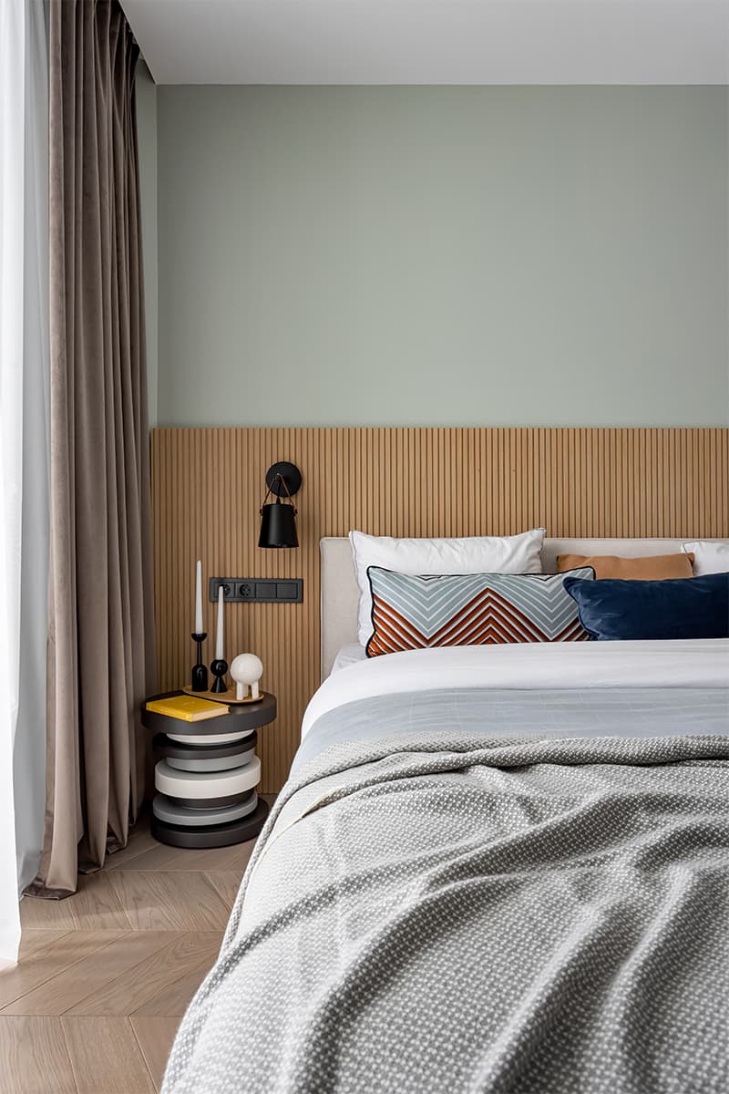 Яркие краски и графичные светильники в интерьере квартиры для музыканта — проект ESTE Design