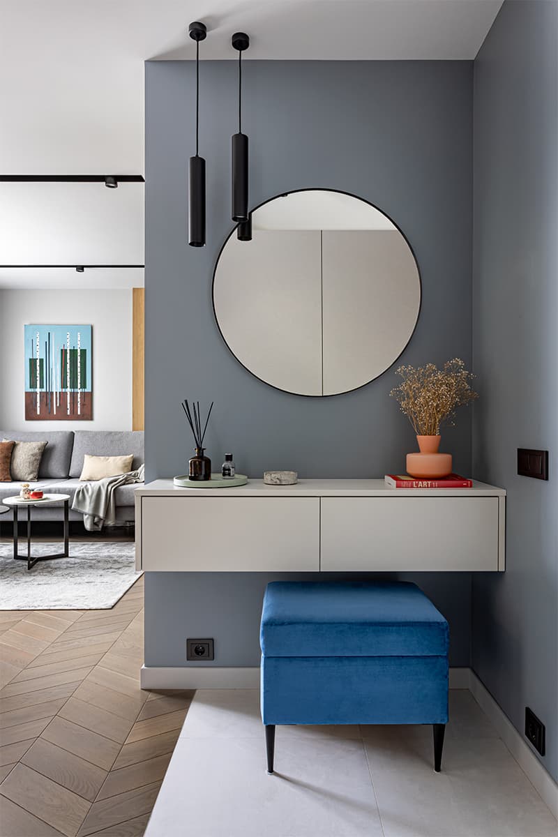 Яркие краски и графичные светильники в интерьере квартиры для музыканта — проект ESTE Design