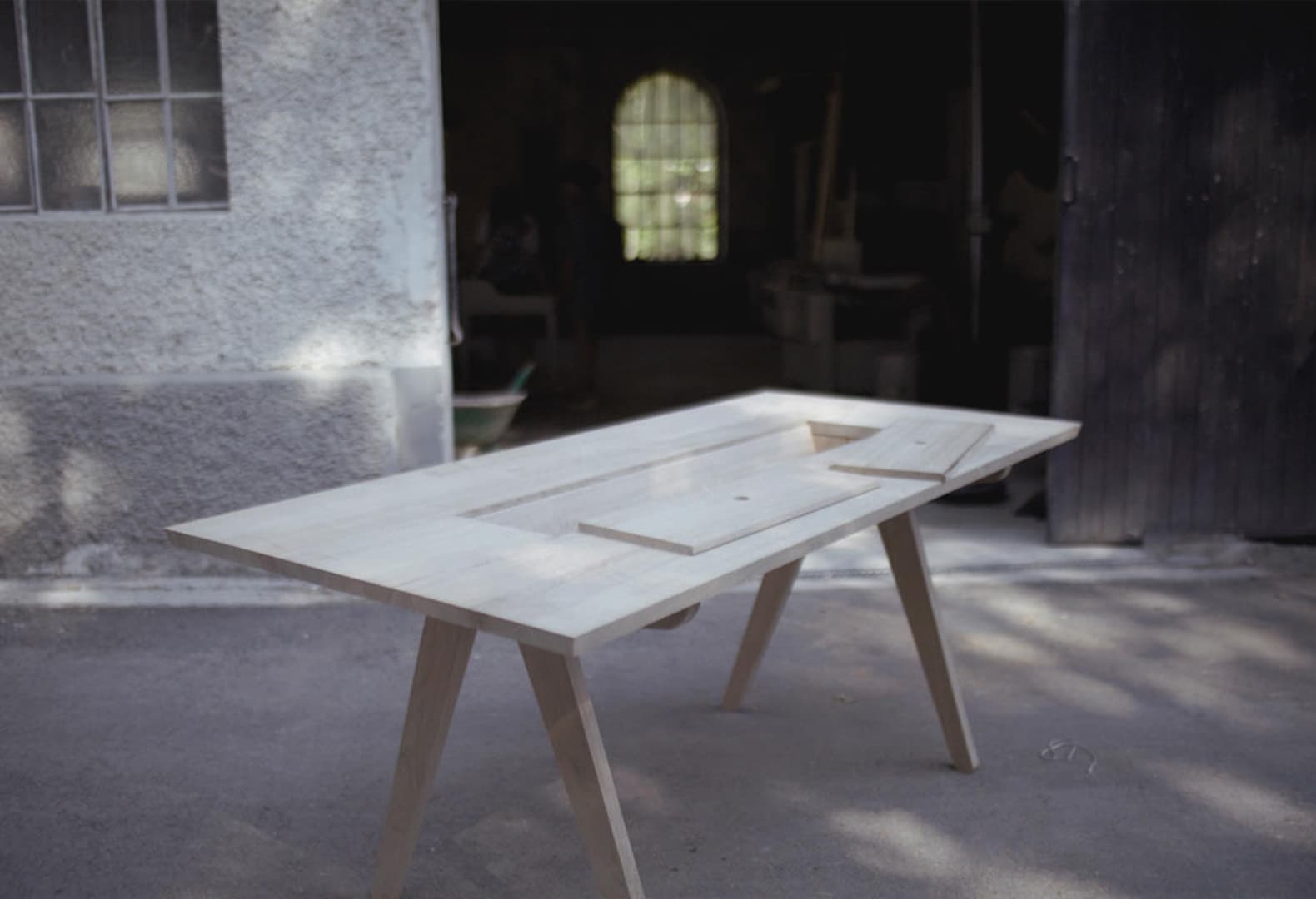 Процесс создания мебели The Hansen Family. Фото: The Hansen Family