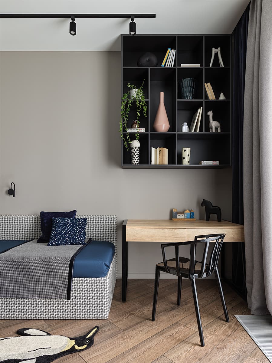 Изумрудные и терракотовые оттенки в интерьере семейной квартиры — проект Дарьи Авдеенко