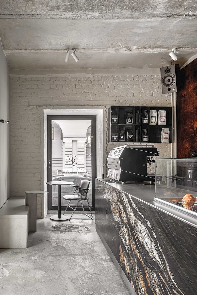 Чувственный интерьер кофейни в брутальной эстетике — проект студии Kidz