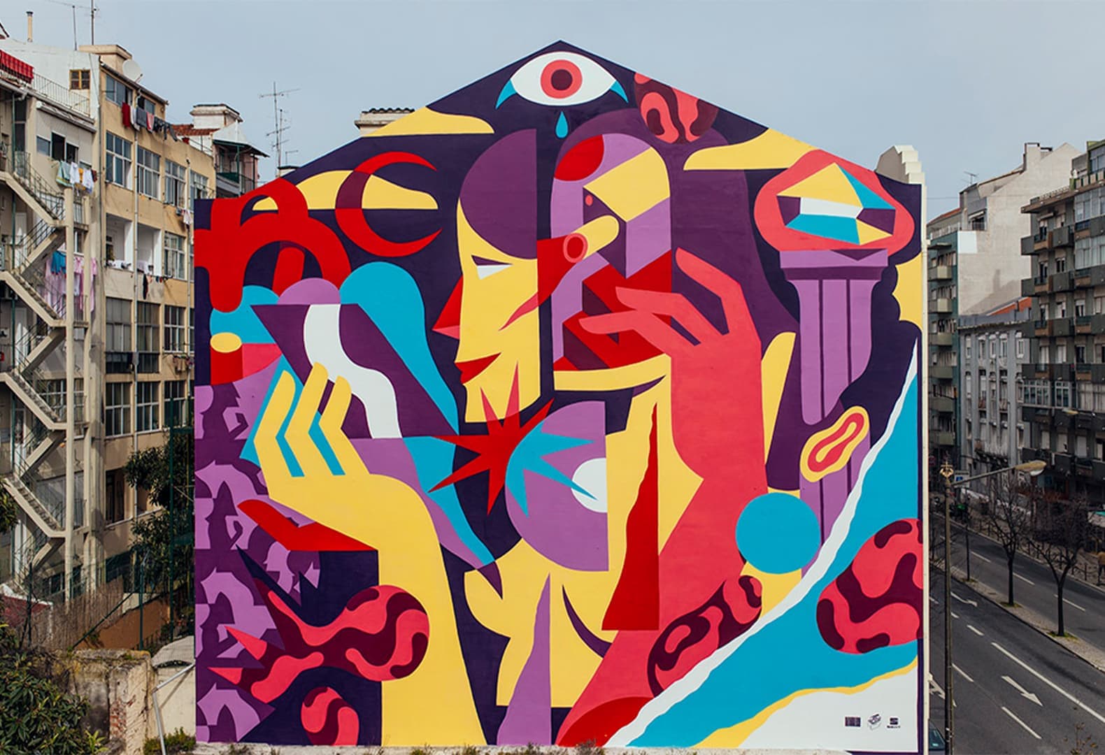 Look Up, мурал для SEAT, куратор VHILS Studio, март 2020. Фото: AKACORLEONE