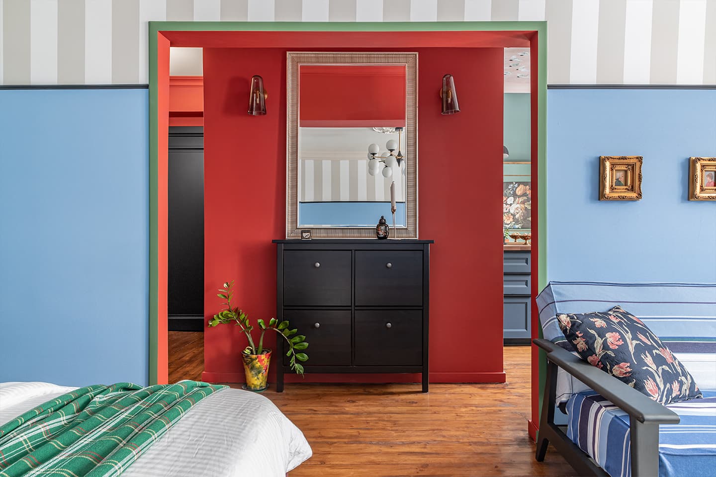 Смелый интерьер московской квартиры с советскими деталями — проект Анны Березняк