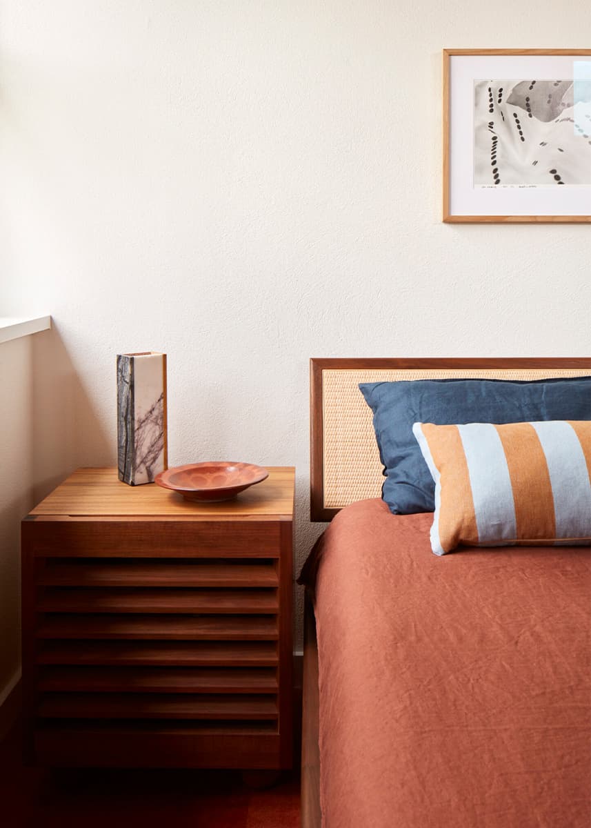 До самого фундамента: преображение австралийского коттеджа с винтажной мебелью и элементами стиля mid-century modern — проект студии Design Theory