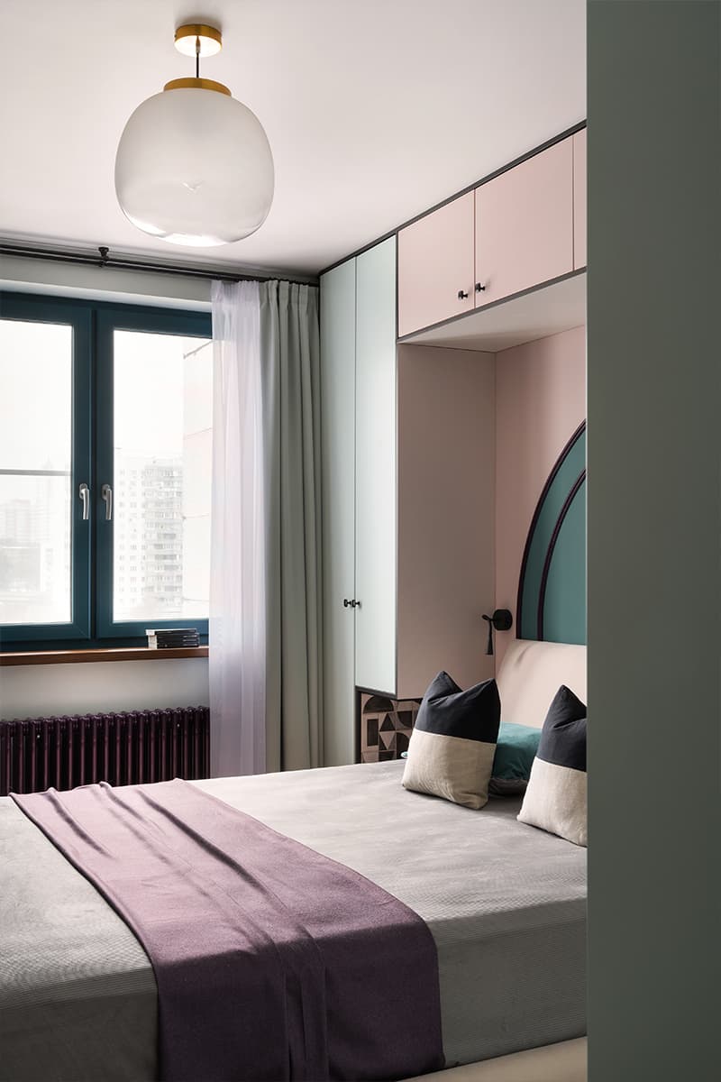 Эклектичный интерьер квартиры с творческой атмосферой для семьи киносценаристов — проект Lake and Walls