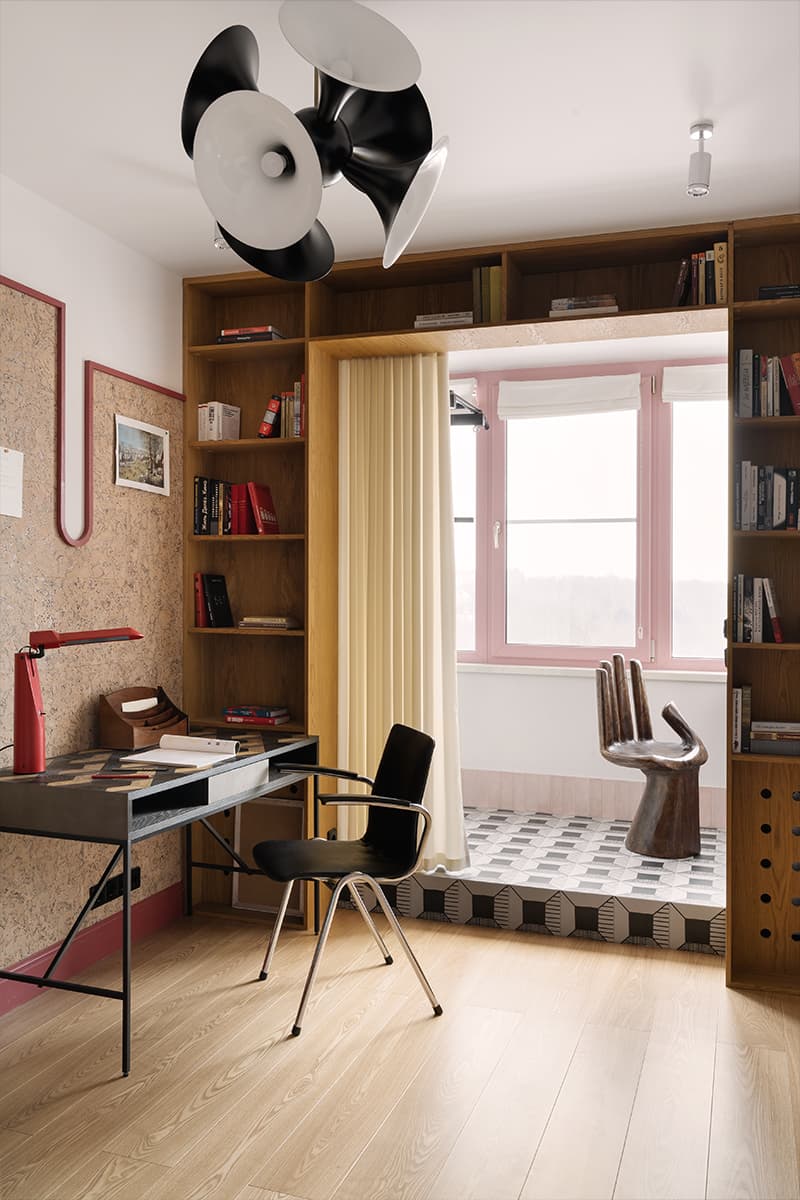 Эклектичный интерьер квартиры с творческой атмосферой для семьи киносценаристов — проект Lake and Walls