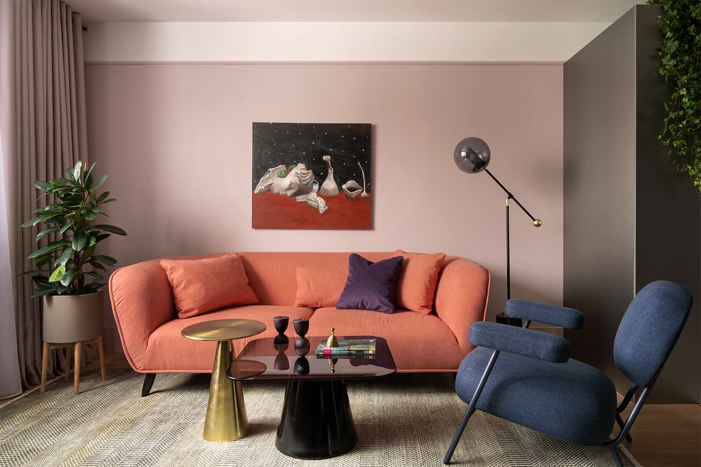 Эклектичный интерьер квартиры с творческой атмосферой для семьи киносценаристов — проект Lake and Walls