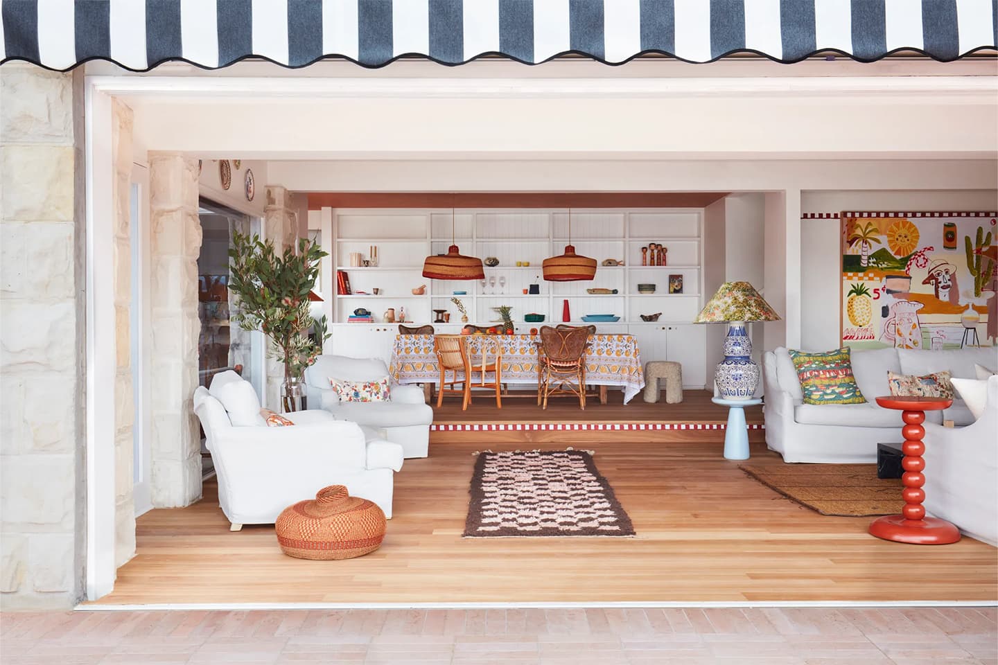 Терракотовые тона, беж и мрамор в интерьере австралийского коттеджа — проект YSG Studio