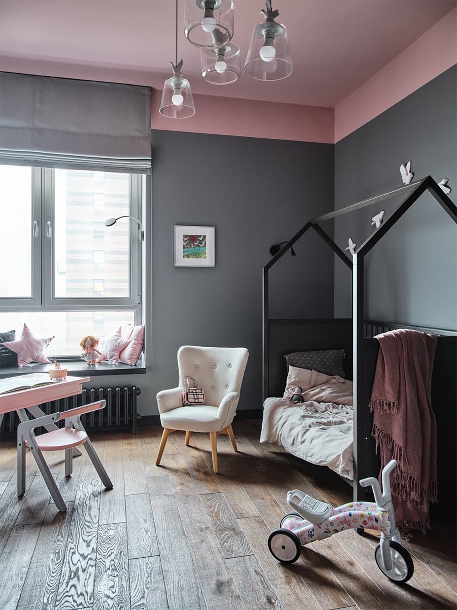 Глубокие арктические цвета в смелом интерьере квартиры — проект Ирины Богатиковой