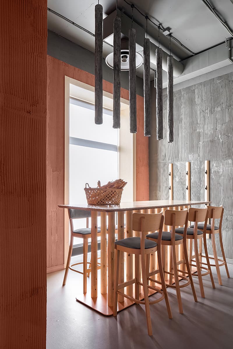 Современное прочтение французского стиля в интерьере красноярской кофейни — проект студии LEFTdesign