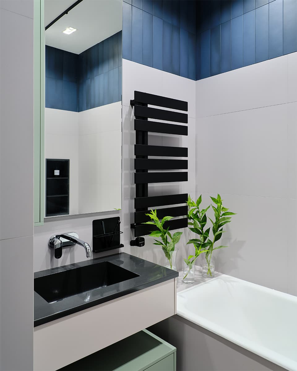 Оригинальный интерьер семейной квартиры в темных тонах — проект Анастасии Егоровой и Екатерины Моисеенко