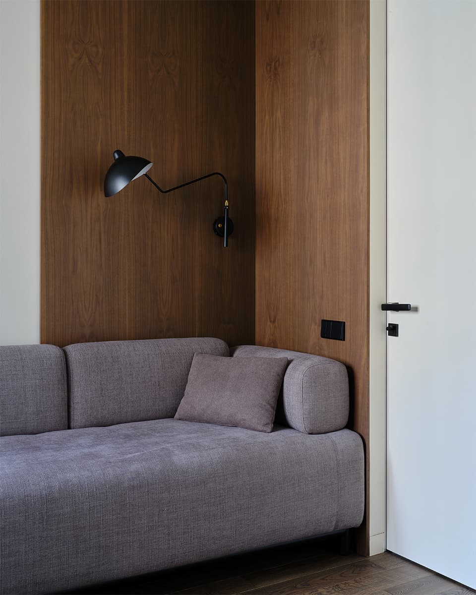 Оригинальный интерьер семейной квартиры в темных тонах — проект Анастасии Егоровой и Екатерины Моисеенко