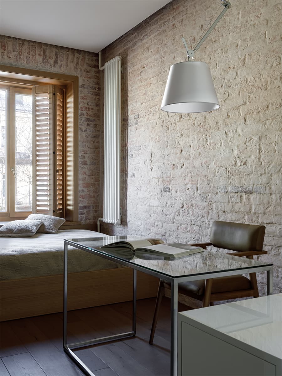 Современный интерьер квартиры, сохранившей атмосферу старого Петербурга — проект студии Background