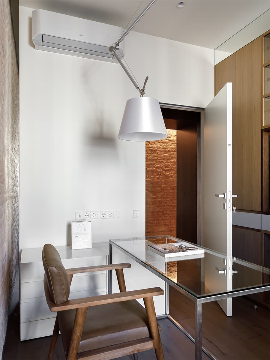 Современный интерьер квартиры, сохранившей атмосферу старого Петербурга — проект студии Background