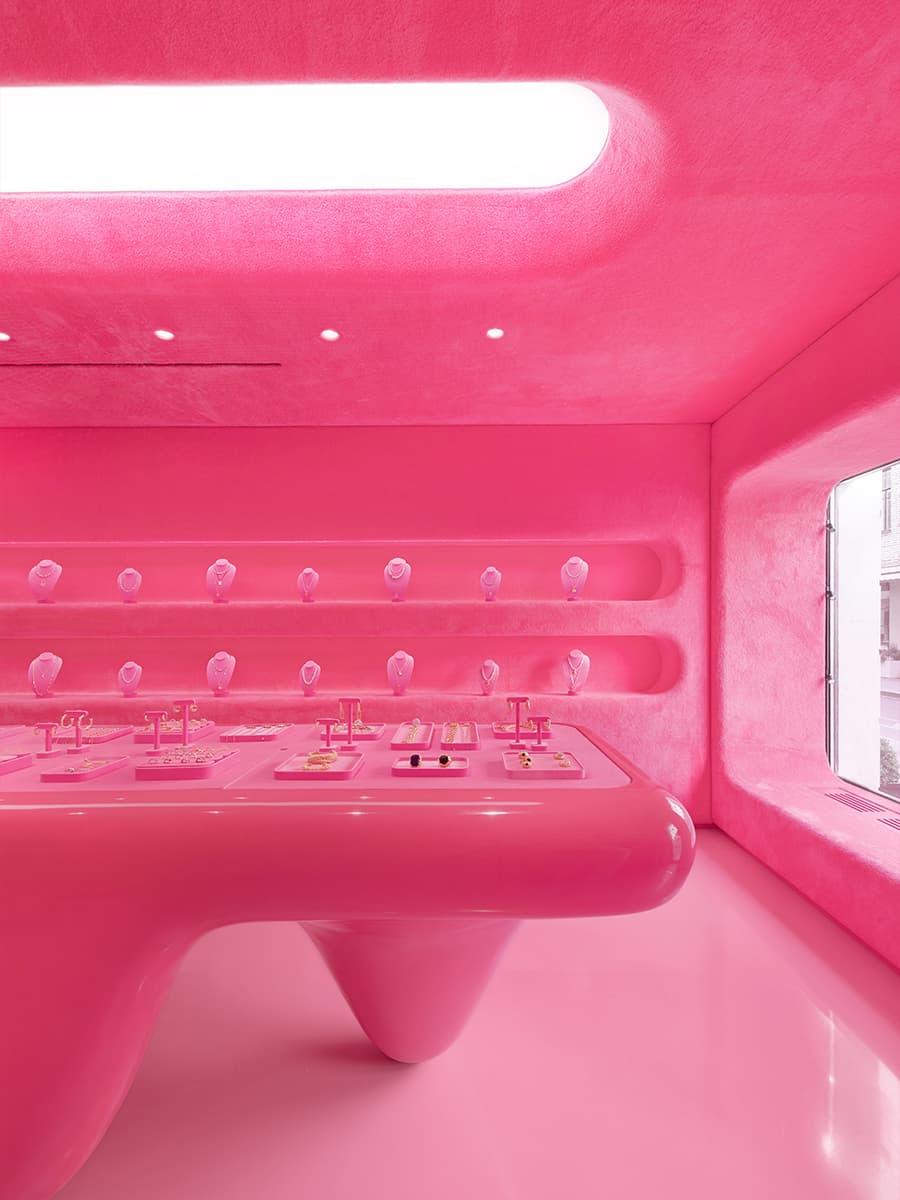 Эпатажный интерьер магазина ювелирных украшений на Патриарших прудах — проект Елены Локастовой