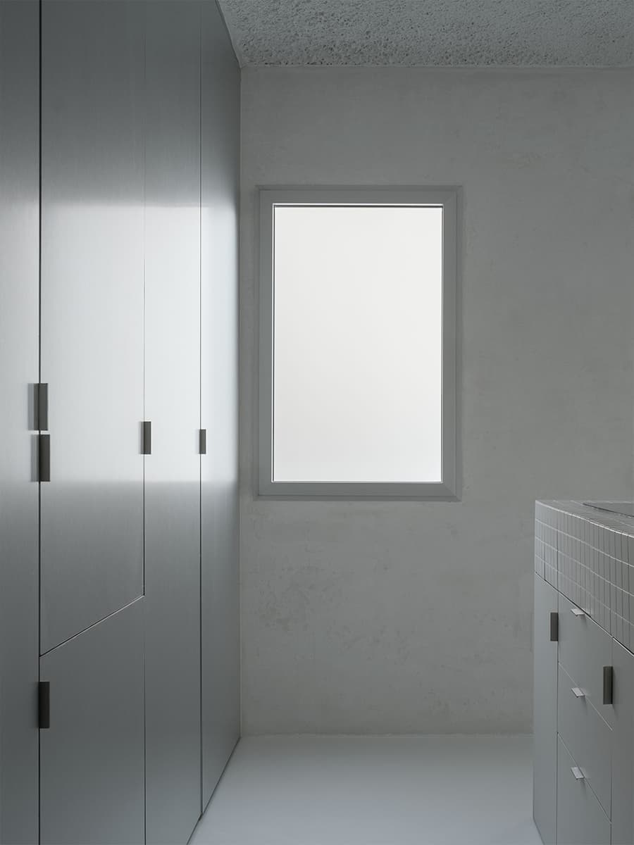 Универсальная отделка небольшой квартиры в Мадриде — проект архитектурного бюро HANGHAR